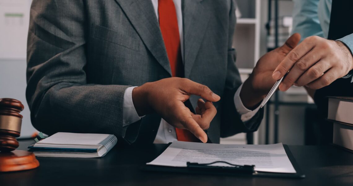 inadimplencia-contratual-advogado-civel-1140×600